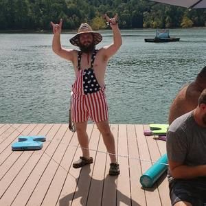 Meet your Posher, Logan